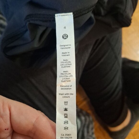 Lululemon Black Mesh Panel Leggings Sz 4 25" - Picture 9 of 9